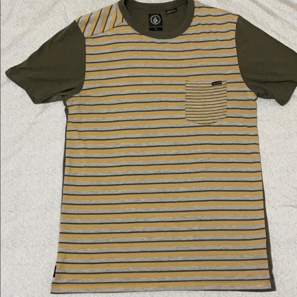 Volcom t shirt